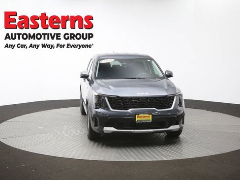 Used 2024 Kia Sorento LX image 52