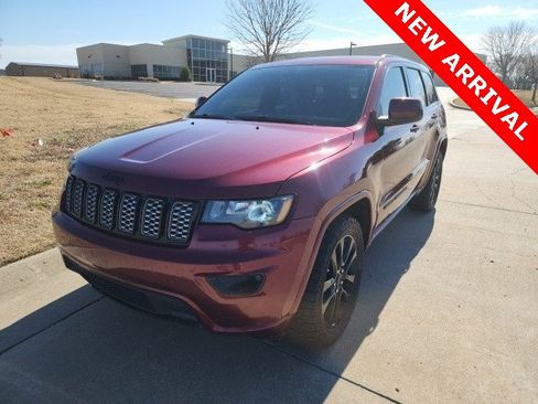 Used 2019 Jeep Grand Cherokee Altitude image 7