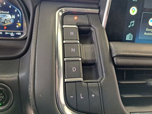 Used 2022 Chevrolet Tahoe Z71 w/ Luxury Package image 15