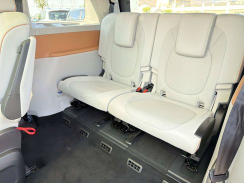 Certified 2025 Volkswagen ID. Buzz Pro S Plus AWD/4WD image 11