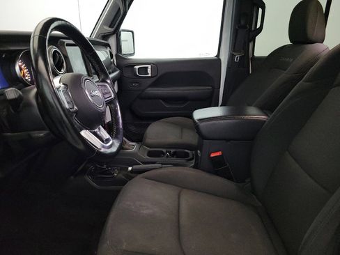 Used 2020 Jeep Wrangler Unlimited Sahara AWD/4WD image 17