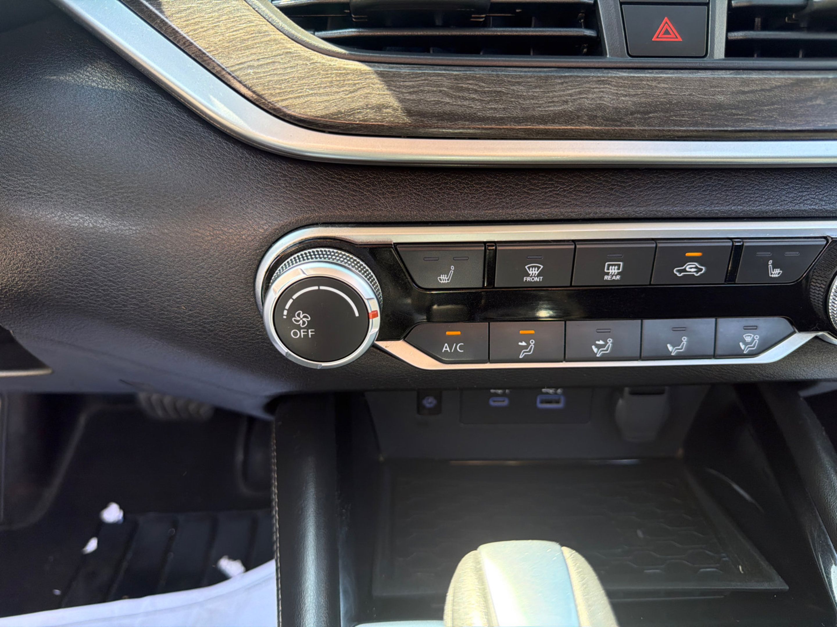 Used 2023 Nissan Altima 2.5 SV w/ SV Premium Package FWD image 27