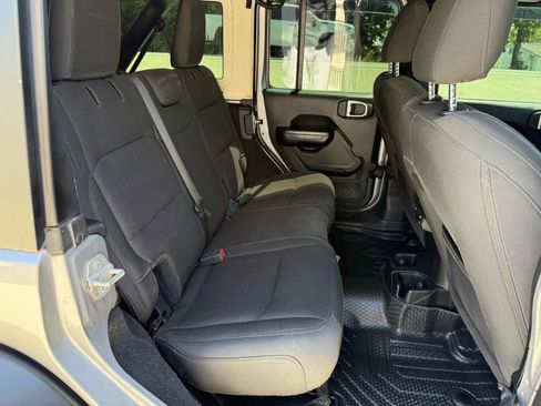 Used 2020 Jeep Wrangler Unlimited Sport S image 43
