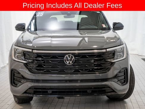 Used 2025 Volkswagen Atlas Cross Sport SEL R-Line AWD/4WD image 2