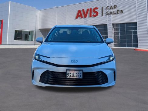 Used 2025 Toyota Camry LE image 2