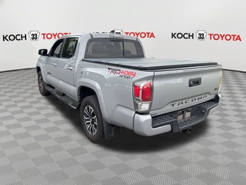 Used 2020 Toyota Tacoma TRD Sport AWD/4WD image 6