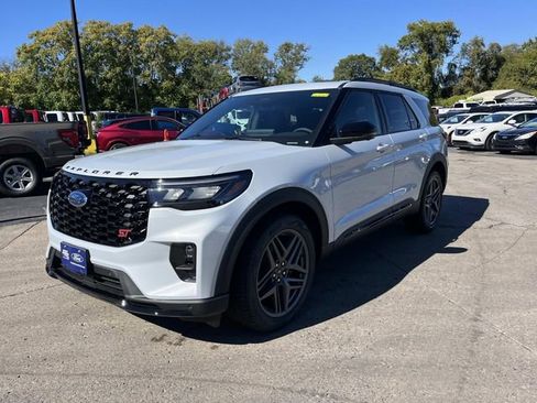 New 2026 Ford Explorer ST w/ Sun And Sound Package image 7