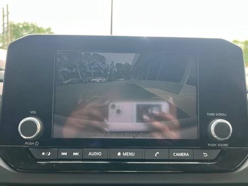 Used 2025 Nissan Pathfinder S AWD/4WD image 23