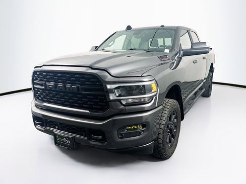 Used 2022 RAM 2500 Big Horn w/ Level C Equiment Group AWD/4WD image 3