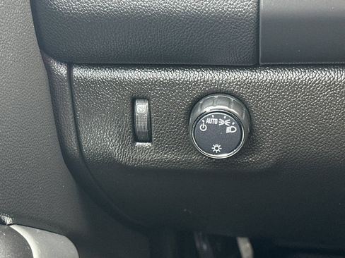 Used 2022 Chevrolet Colorado LT w/ Fleet Safety Package RWD image 25