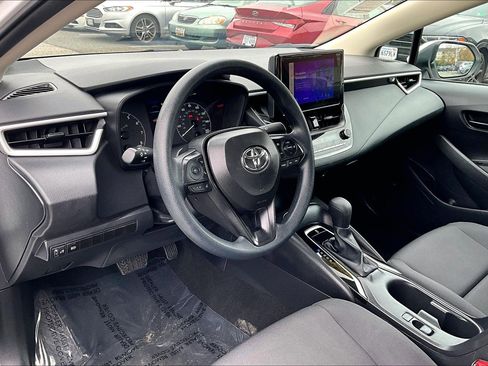 Used 2025 Toyota Corolla LE image 13