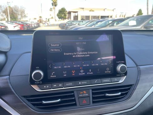 Used 2025 Nissan Altima 2.5 SV image 20