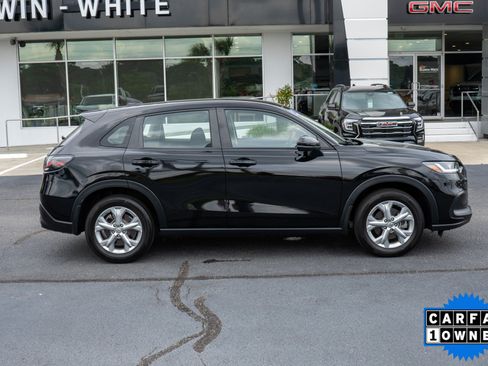 Used 2023 Honda HR-V LX image 2