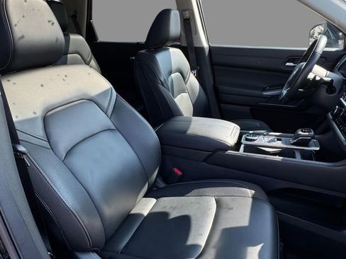 Used 2023 Nissan Pathfinder SL w/ SL Premium Package AWD/4WD image 11