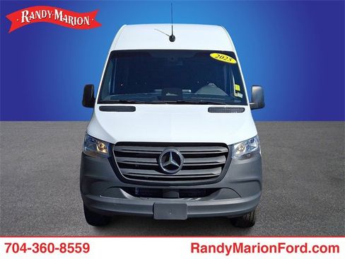 Used 2025 Mercedes-Benz Sprinter 2500 image 2
