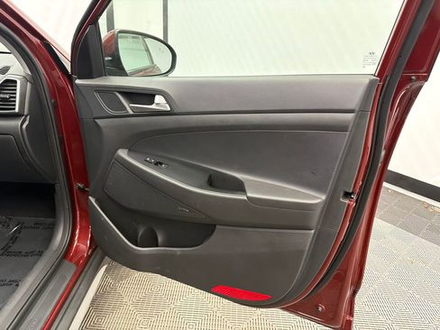 Used 2019 Hyundai Tucson Sport image 15