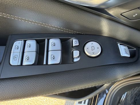 Used 2022 BMW X7 xDrive40i w/ Premium Package image 10