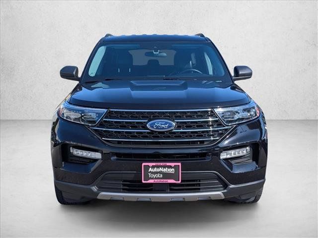 Used 2023 Ford Explorer XLT w/ Equipment Group 202A RWD image 2
