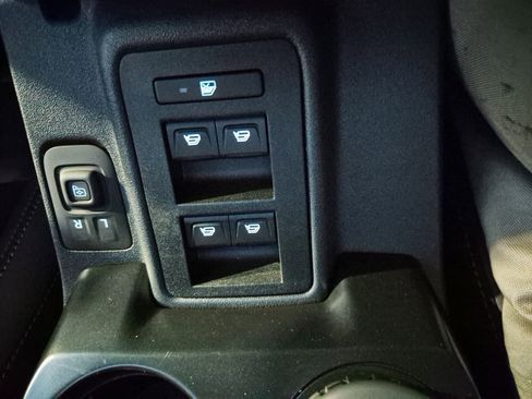 New 2025 Ford Bronco Badlands image 28