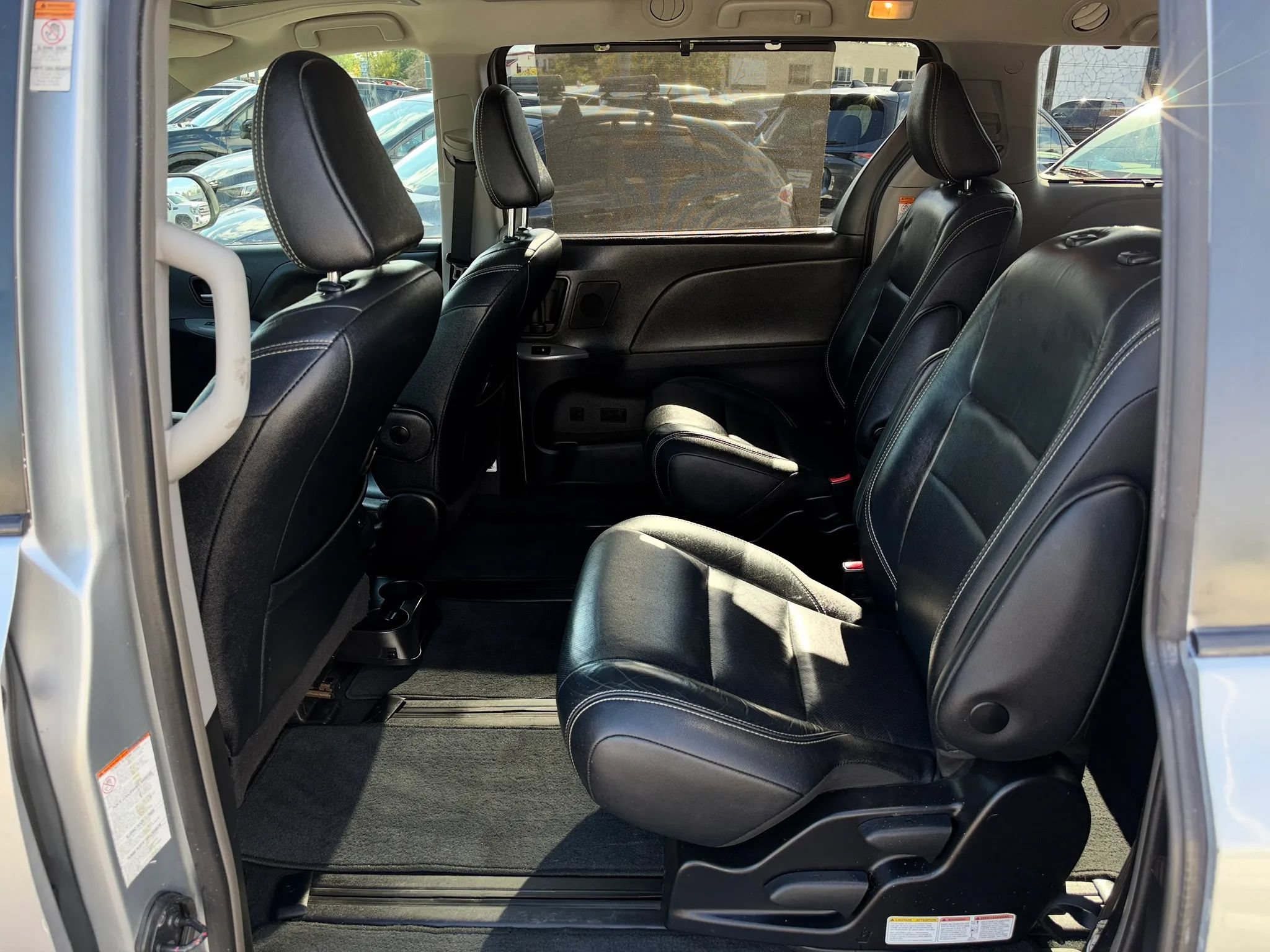 Used 2019 Toyota Sienna SE Premium w/ Carpet Mat Package AWD/4WD image 16
