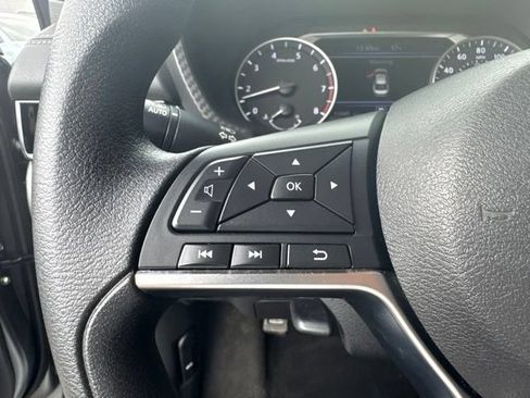 Used 2025 Nissan Sentra SV FWD image 12
