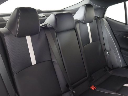 Used 2025 Toyota Camry SE image 31