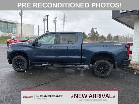 Used 2022 Chevrolet Silverado 1500 LT Trail Boss w/ Bed Protection Package AWD/4WD image 2