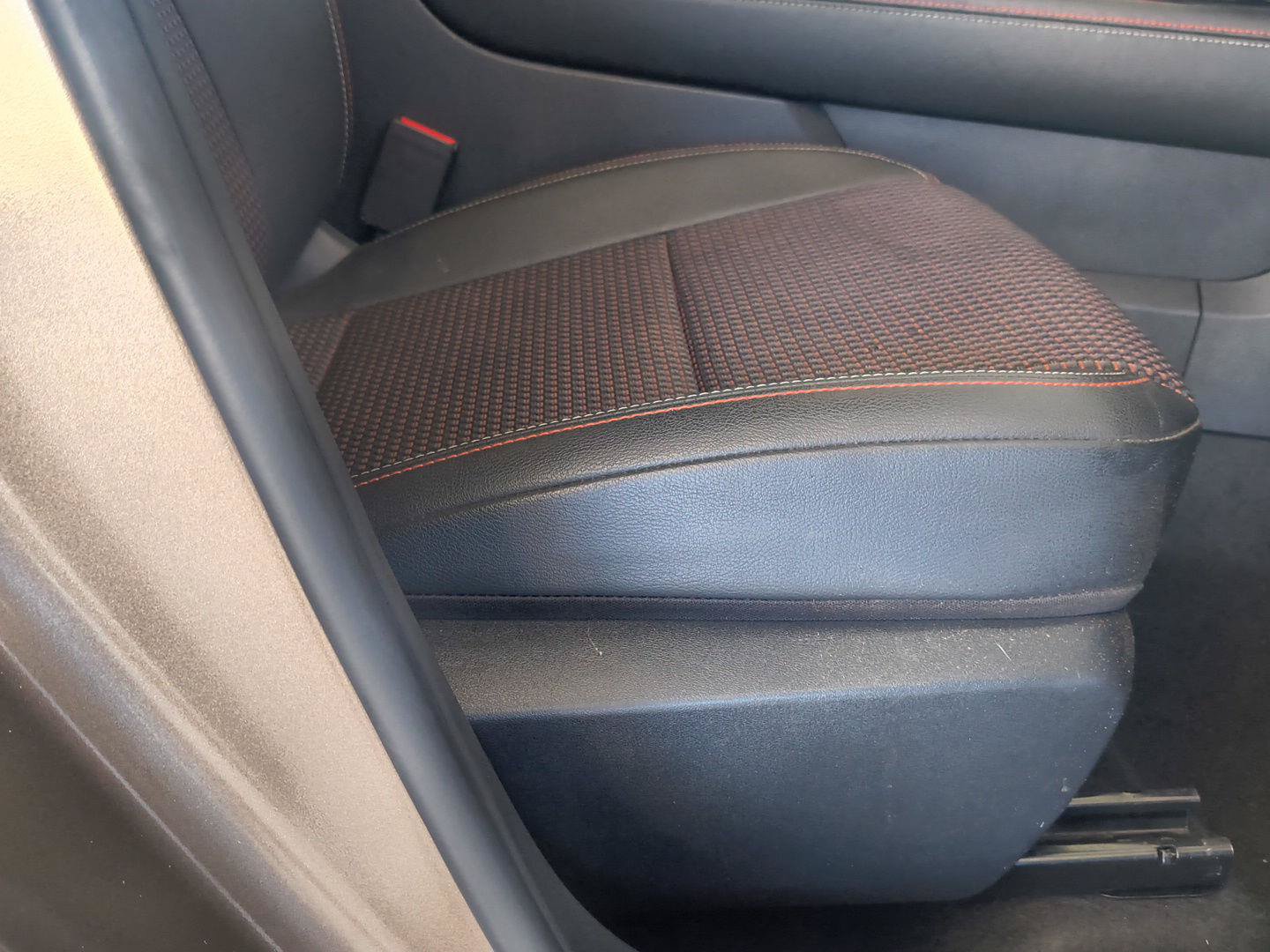 Used 2025 Nissan Kicks SR FWD image 36