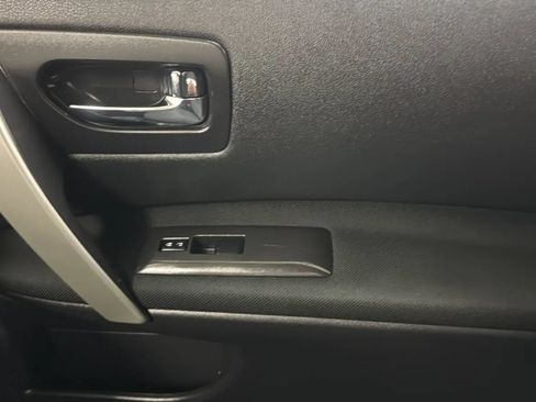 Used 2013 Nissan Rogue S AWD/4WD image 17