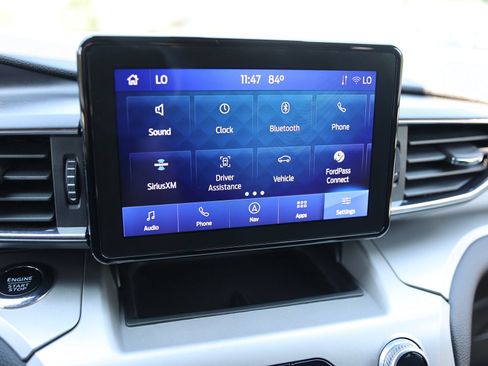 Used 2022 Ford Explorer XLT AWD/4WD image 27