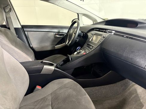 Used 2015 Toyota Prius Two image 14