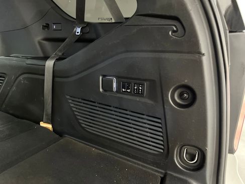 Used 2022 Chevrolet Tahoe High Country AWD/4WD image 38