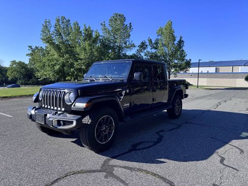Used 2022 Jeep Gladiator Overland w/ Popular Equipment Package AWD/4WD image 4