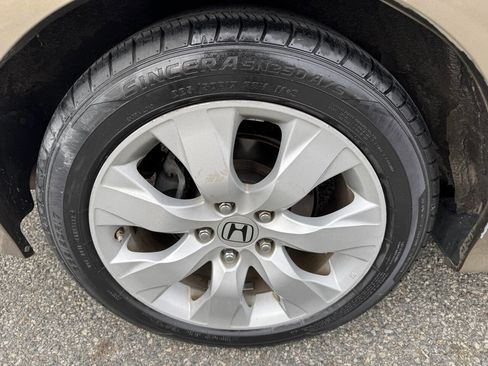 Used 2010 Honda Accord EX image 13