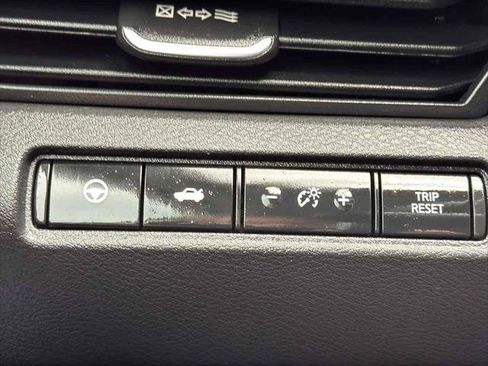 Used 2024 Nissan Altima 2.5 SL FWD image 17
