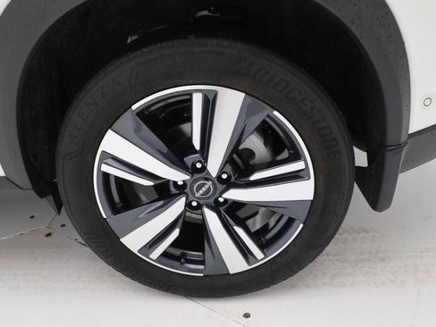 Used 2023 Nissan Rogue SL w/ SL Premium Package image 11