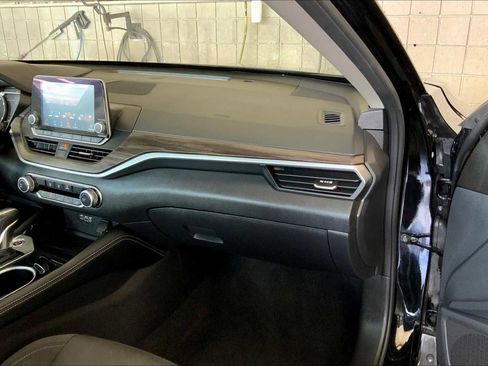 Used 2023 Nissan Altima 2.5 SV image 17