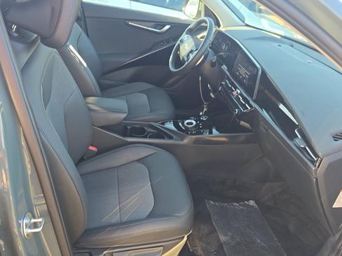 Certified 2024 Kia Niro Wind w/ Wind Preserve Package FWD image 11