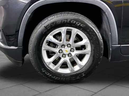 Used 2018 Chevrolet Traverse LT FWD image 11