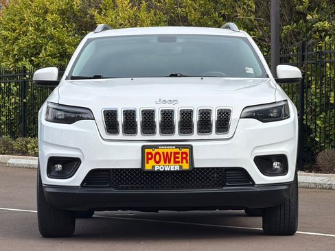 Used 2019 Jeep Cherokee Latitude Plus w/ Comfort/Convenience Group image 9