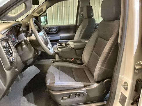 Used 2024 Chevrolet Silverado 2500 Custom w/ Custom Value Package image 18