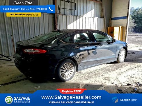 Used 2014 Ford Fusion SE image 4