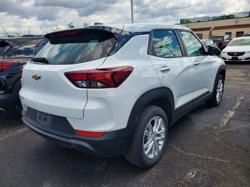 Used 2023 Chevrolet TrailBlazer LS AWD/4WD image 3