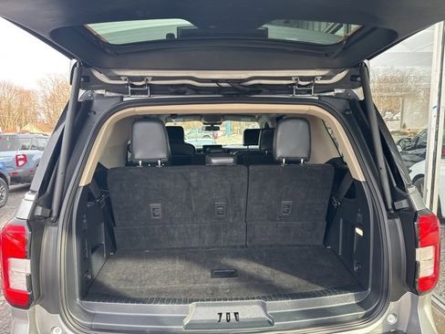 Used 2024 Ford Expedition XLT image 7