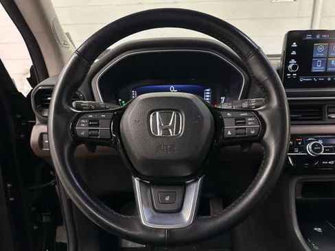 Used 2023 Honda Pilot Elite image 8