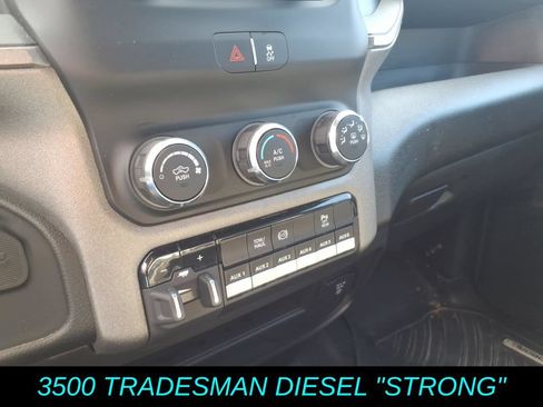 Used 2024 RAM 3500 Tradesman w/ Chrome Appearance Group AWD/4WD image 18