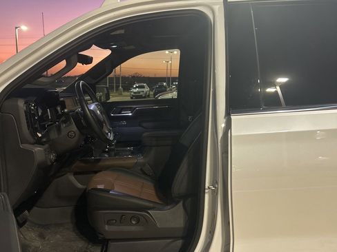 Used 2024 Chevrolet Silverado 1500 High Country w/ High Country Premium Package image 6