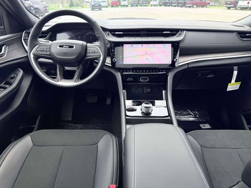 New 2026 Jeep Grand Cherokee L 4WD image 3