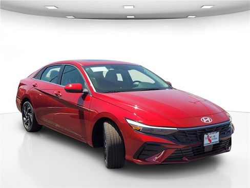 New 2025 Hyundai Elantra Limited image 10