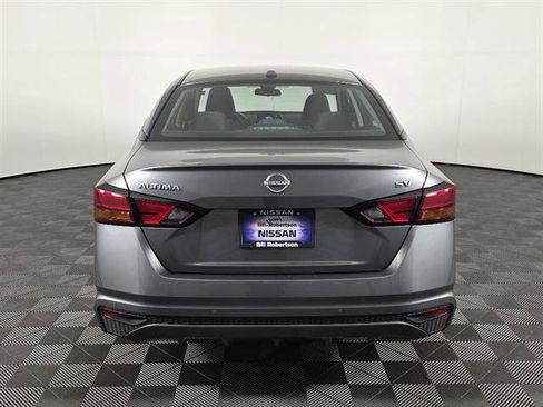 Used 2024 Nissan Altima 2.5 SV FWD image 5